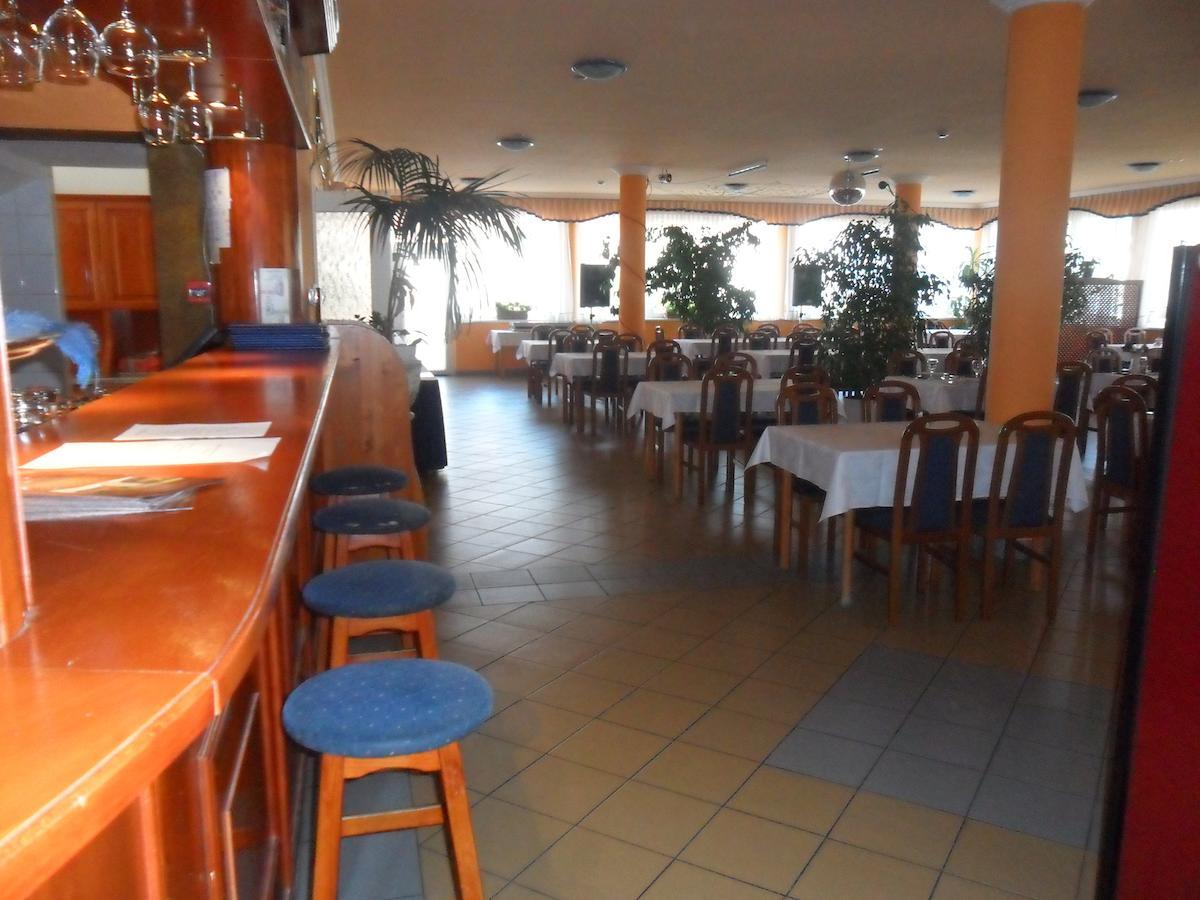 Hotel Imperial Gyogyszallo Es Gyogyfurdo Kiskoros Ngoại thất bức ảnh